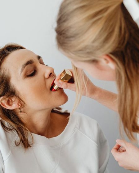 Beauty Intuition Lip Gloss Review: Lip Gloss Buying Mistakes Everyone Makes (And What to Get Instead) Beauty Intuition Lip Gloss Review: Lip Gloss Buying Mistakes Everyone Makes (And What to Get Instead)