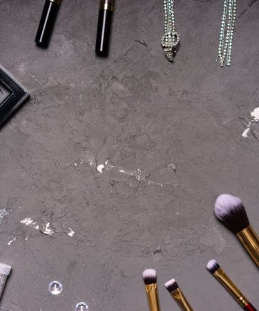 Best Foundation For Dry Skin: Why Your Foundation Cakes on Dry Skin (And How to Fix It)
