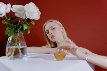 Fragrance for Women in Islam: What’s Actually Permitted