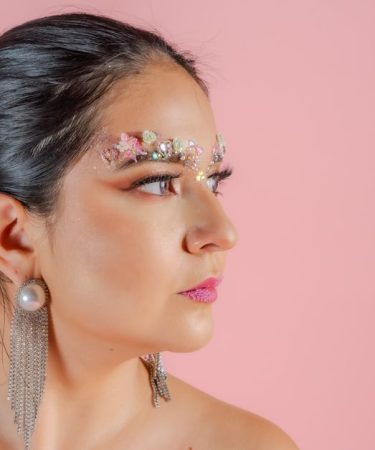 Latina Eye Makeup Tutorial: 5 Steps for a Sultry, Long-Lasting Look