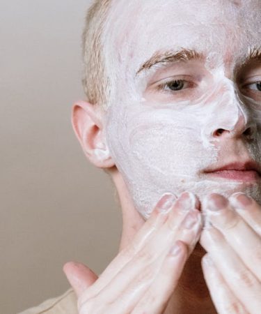 Why I stopped believing in 0 eye creams but still spend 10 minutes on my lids