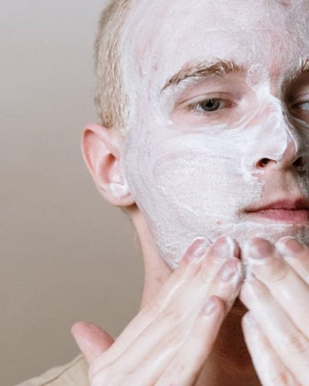 Why I stopped believing in 0 eye creams but still spend 10 minutes on my lids Why I stopped believing in 0 eye creams but still spend 10 minutes on my lids